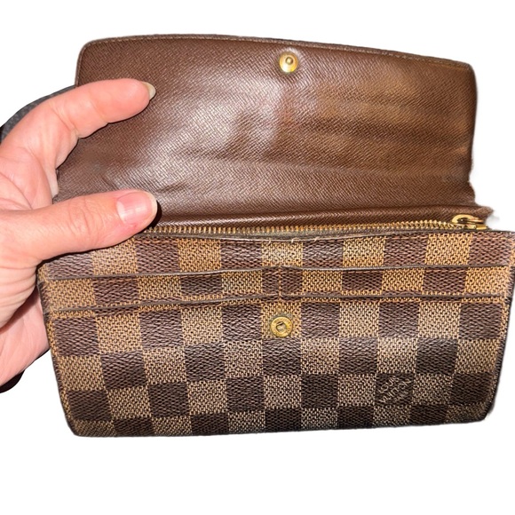 Louis Vuitton Sarah Leather Wallet - Picture 9 of 15